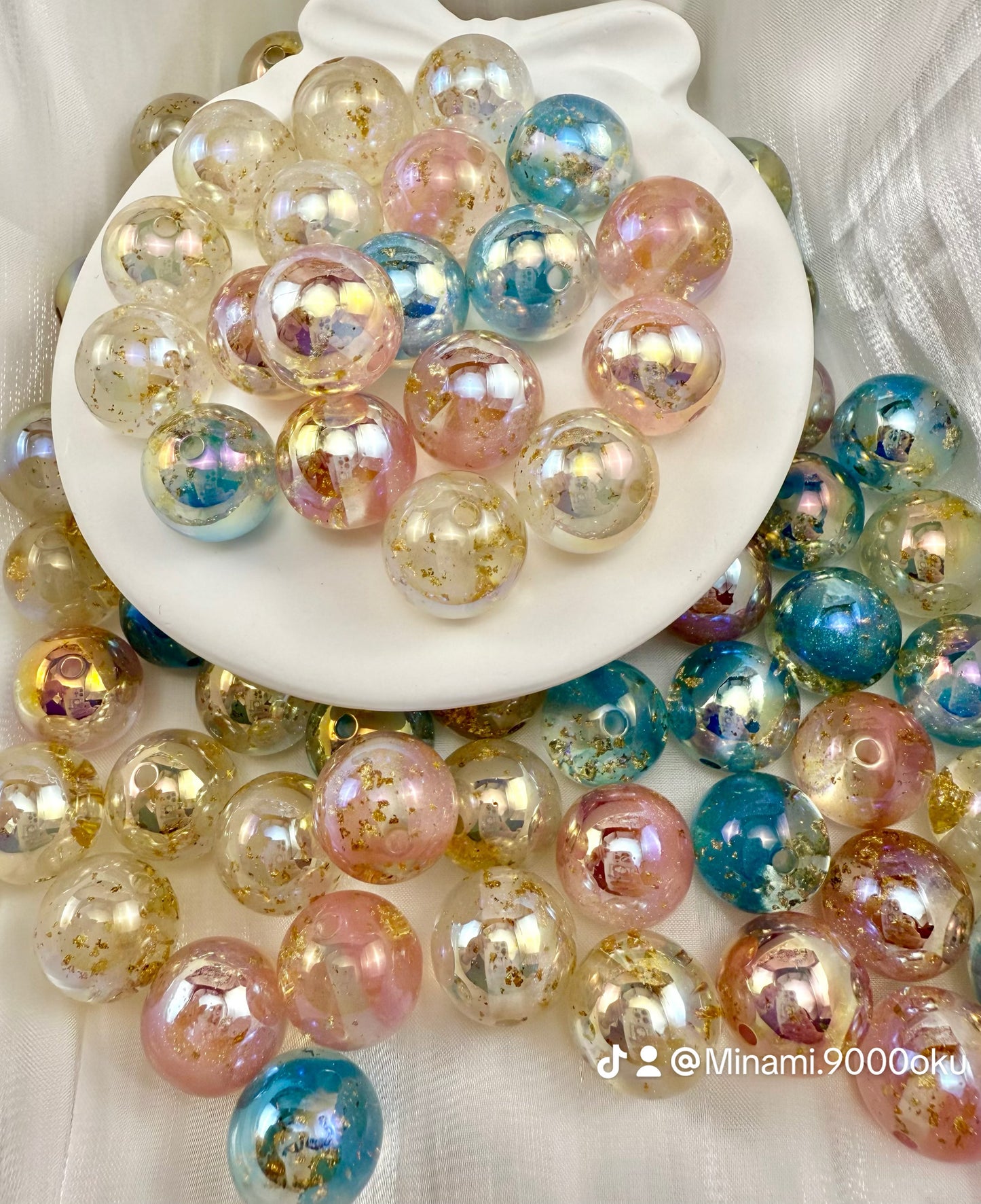 『NEW』金箔入り16mmビーズ